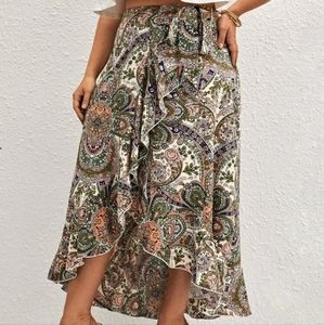 Plus Flowy Printed Maxi Skirt